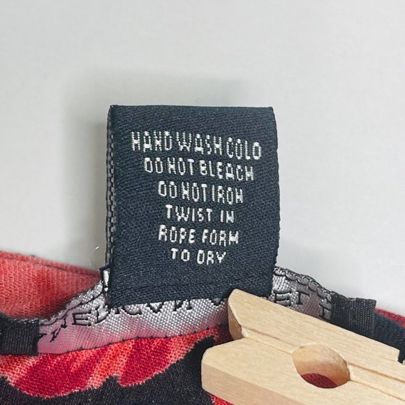 Floral Maxi Dress in Red and Black - Picture 5 of 8